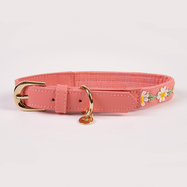 Daisy Pin Buckle Collar