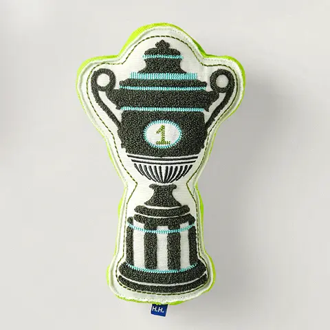 TROPHY SQUEAK & SNUGGLE TOY